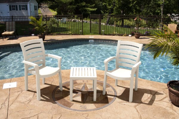 065_marina_ocean_side_table