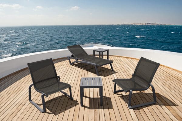 1018_pl_chair_pacific_ocean_side_table