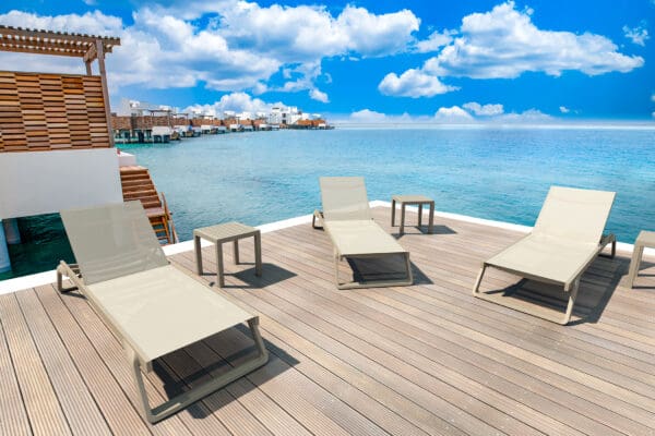 1068_tropic_ocean_side_table
