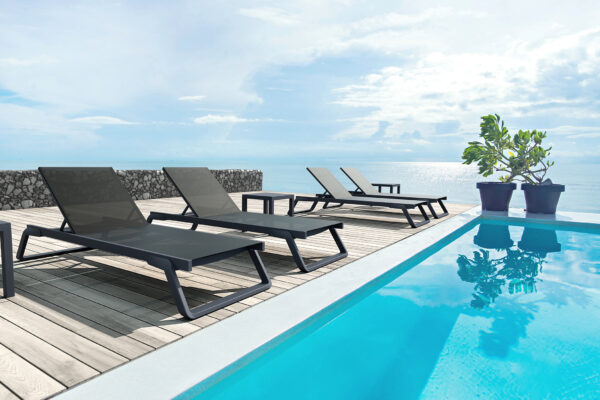 1070_tropic_ocean_side_table