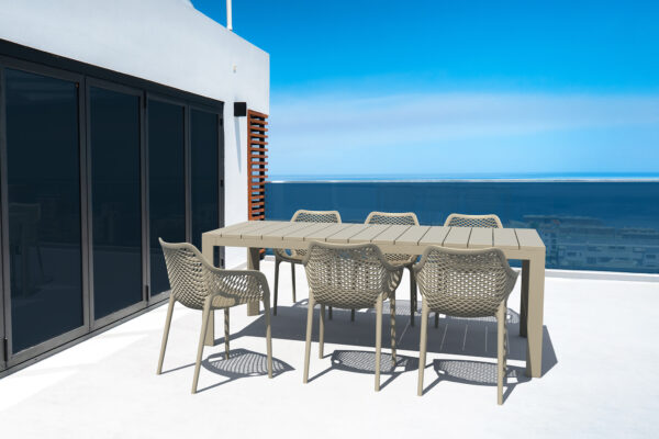 1074_air_xl_atlantic_table_B210