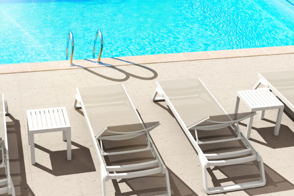 1090_tropic_ocean_side_table