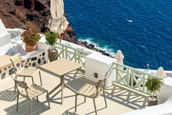 1135_helen_paris_table_70