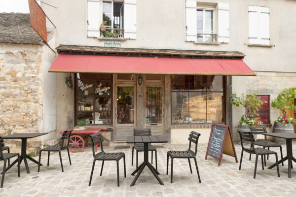 1137_helen_paris_table_70