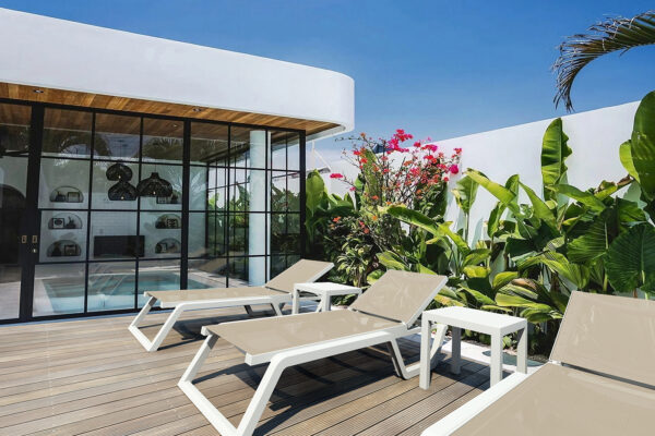 1161_rio_ocean_side_table