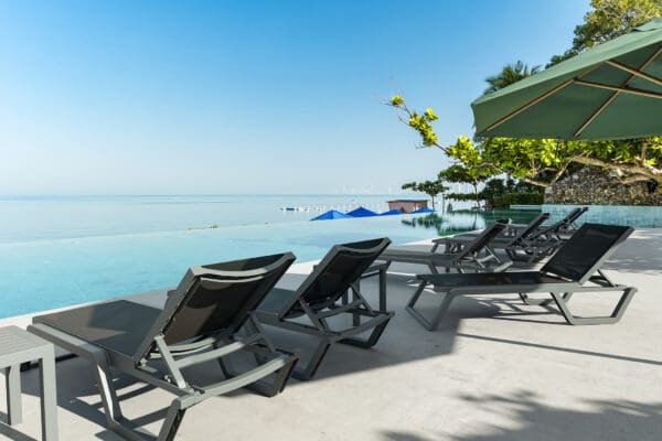 1162_rio_ocean_side_table