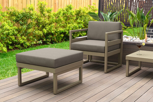 764_ml_armchair_ml_table