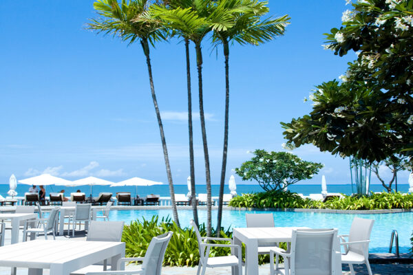 912_pacific_armchair_vegas_table_100