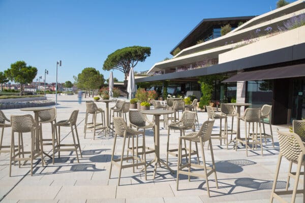 946_air75_sky_folding_bar_table_60_round