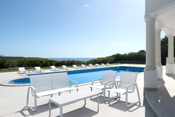 985_pl_set_with_arms_pacific_ocean_side_table
